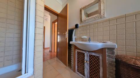 Elegante moradia isolada disponível para venda na prestigiada Urbanização Vila Sol
