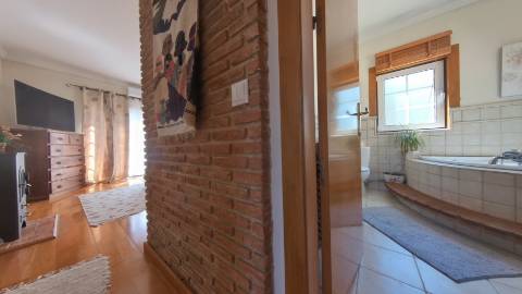 Elegante moradia isolada disponível para venda na prestigiada Urbanização Vila Sol
