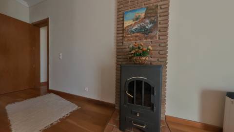 Elegante moradia isolada disponível para venda na prestigiada Urbanização Vila Sol

