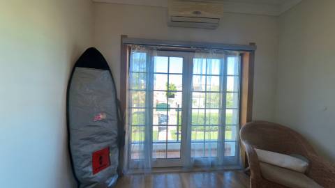 Elegante moradia isolada disponível para venda na prestigiada Urbanização Vila Sol
