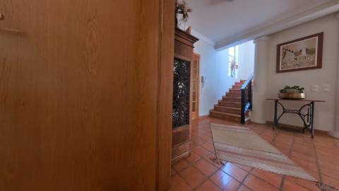 Elegante moradia isolada disponível para venda na prestigiada Urbanização Vila Sol
