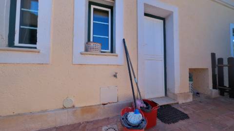 Elegante moradia isolada disponível para venda na prestigiada Urbanização Vila Sol
