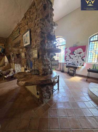 Moradia de Luxo Isolada em Quelfes - Oportunidade Única