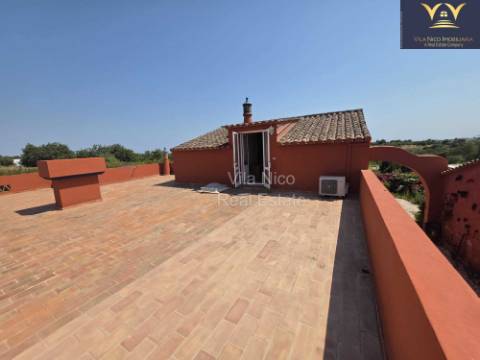 Moradia de Luxo Isolada em Quelfes - Oportunidade Única