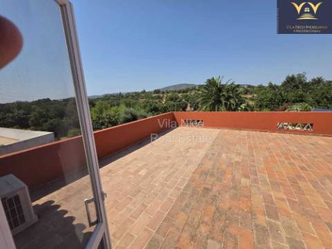 Moradia de Luxo Isolada em Quelfes - Oportunidade Única