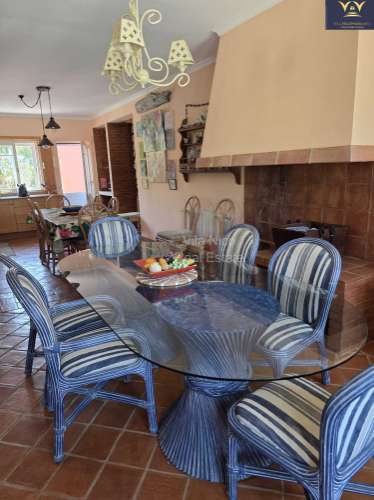 Moradia de Luxo Isolada em Quelfes - Oportunidade Única