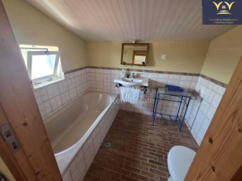 Moradia de Luxo Isolada em Quelfes - Oportunidade Única