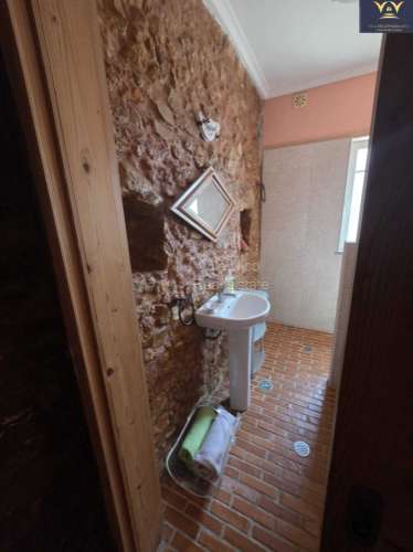 Moradia de Luxo Isolada em Quelfes - Oportunidade Única