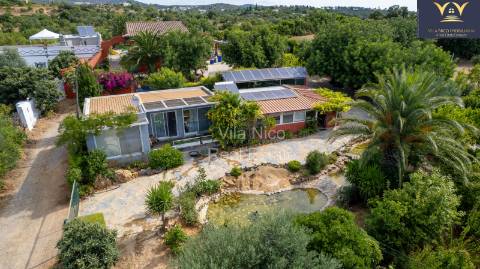 Moradia de Luxo Isolada em Quelfes - Oportunidade Única