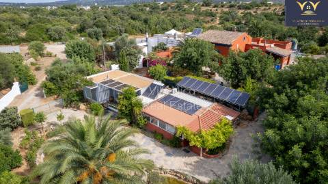 Moradia de Luxo Isolada em Quelfes - Oportunidade Única