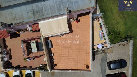 Apartamento T2 com Terraço Privativo Enorme e Estacionamento em Silves