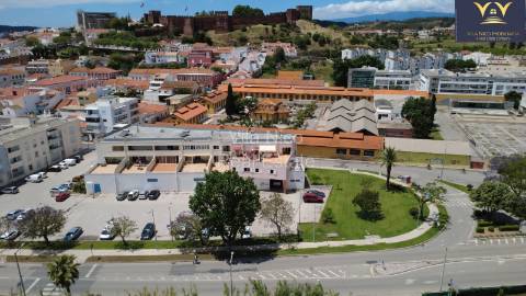 Apartamento T2 com Terraço Privativo Enorme e Estacionamento em Silves