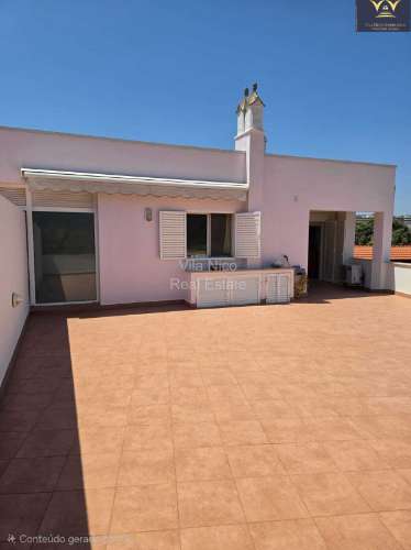 Apartamento T2 com Terraço Privativo Enorme e Estacionamento em Silves