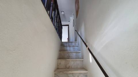 Moradia T2 + 1 remodelada com logradouro na Azóia, Cabo da Roca, Sintra