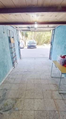 Garagem com Mezzanine em Mira-Sintra