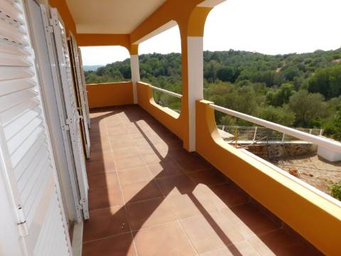 Moradia de Luxo T6 com piscina a 5 minutos de Silves