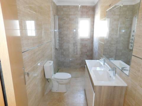Moradia de Luxo T6 com piscina a 5 minutos de Silves