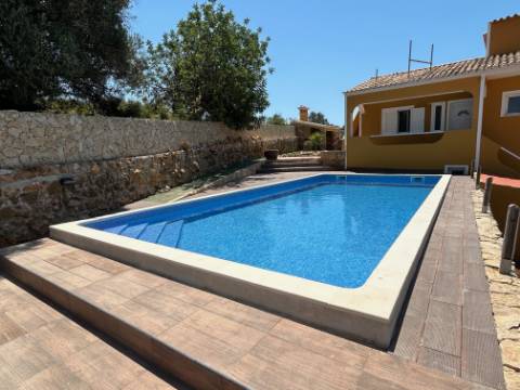 Moradia de Luxo T6 com piscina a 5 minutos de Silves