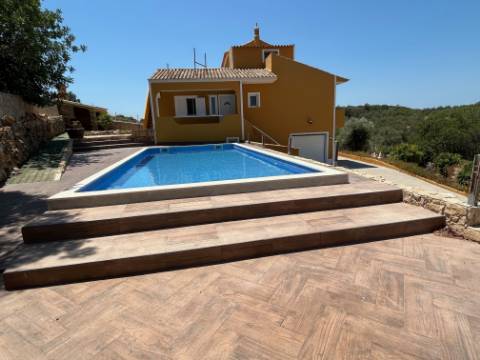 Moradia de Luxo T6 com piscina a 5 minutos de Silves