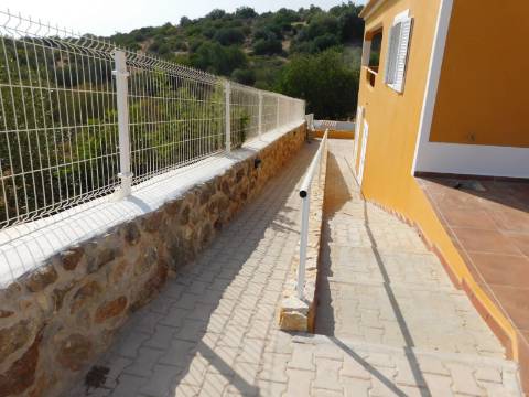 Moradia de Luxo T6 com piscina a 5 minutos de Silves