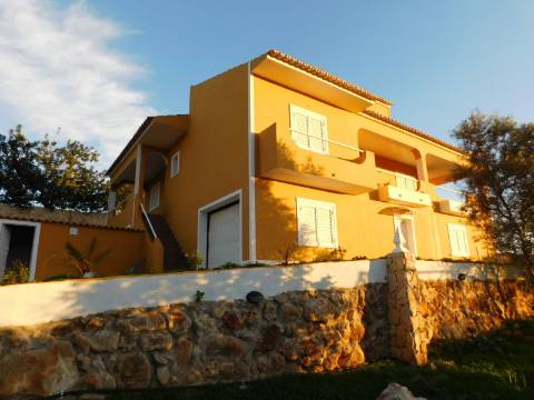Moradia de Luxo T6 com piscina a 5 minutos de Silves