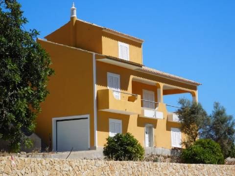 Moradia de Luxo T6 com piscina a 5 minutos de Silves