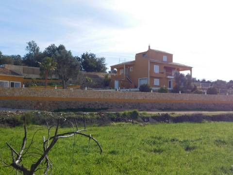 Moradia de Luxo T6 com piscina a 5 minutos de Silves
