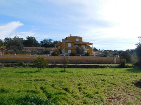 Moradia de Luxo T6 com piscina a 5 minutos de Silves