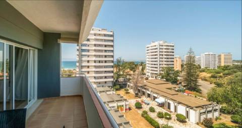 Apartamento TURISTICO - T0 no 6 andar em Alvor junto á praia com vista mar.
