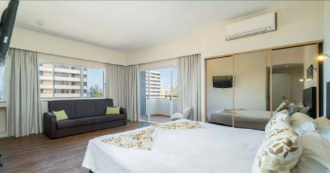 Apartamento T0 TURISTICO no 5 andar em Alvor junto á praia com vista mar. TURÍSTICO