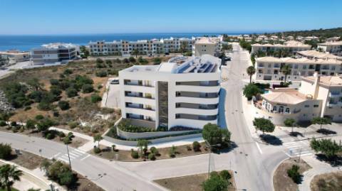 Apartamento T2 de luxo perto da praia de Porto de Mós, Lagos