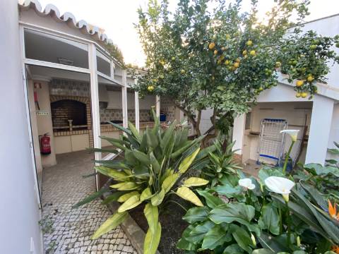 Moradia T7 no centro de Portimão com Alojamento Local a funcionar