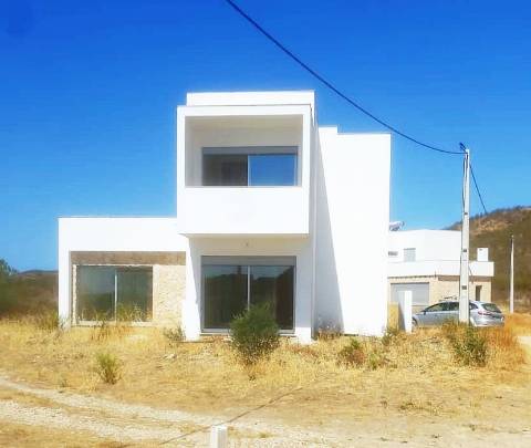 Terreno Urbano com Moradia V3 em Tavira
