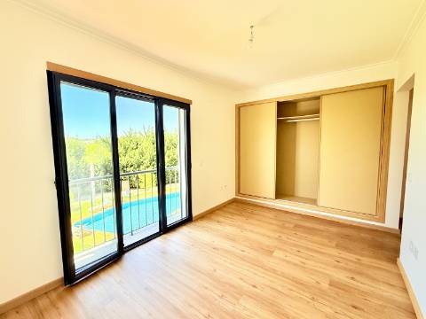 Moradia T3 em condomínio fechado na Guia, Albufeira