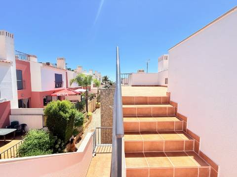 Moradia T3 em condomínio fechado na Guia, Albufeira
