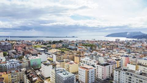 Apartamento T2 de 98,49m² no Lote 96 - Espaço, Luz e Elegância | Bairro Afonso Costa, Setúbal