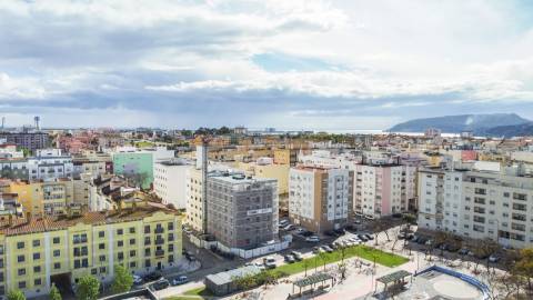 Apartamento T2 de 98,49m² no Lote 96 - Espaço, Luz e Elegância | Bairro Afonso Costa, Setúbal