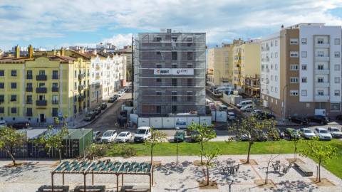 Apartamento T3 com Arrecadação e Parqueamento - Espaço, Conforto e Distinção no Lote 96 | Bairro Afonso Costa, Setúbal