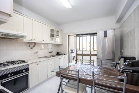 Apartamento T3 com vista panorâmica no monte Belo Norte, Setúbal
