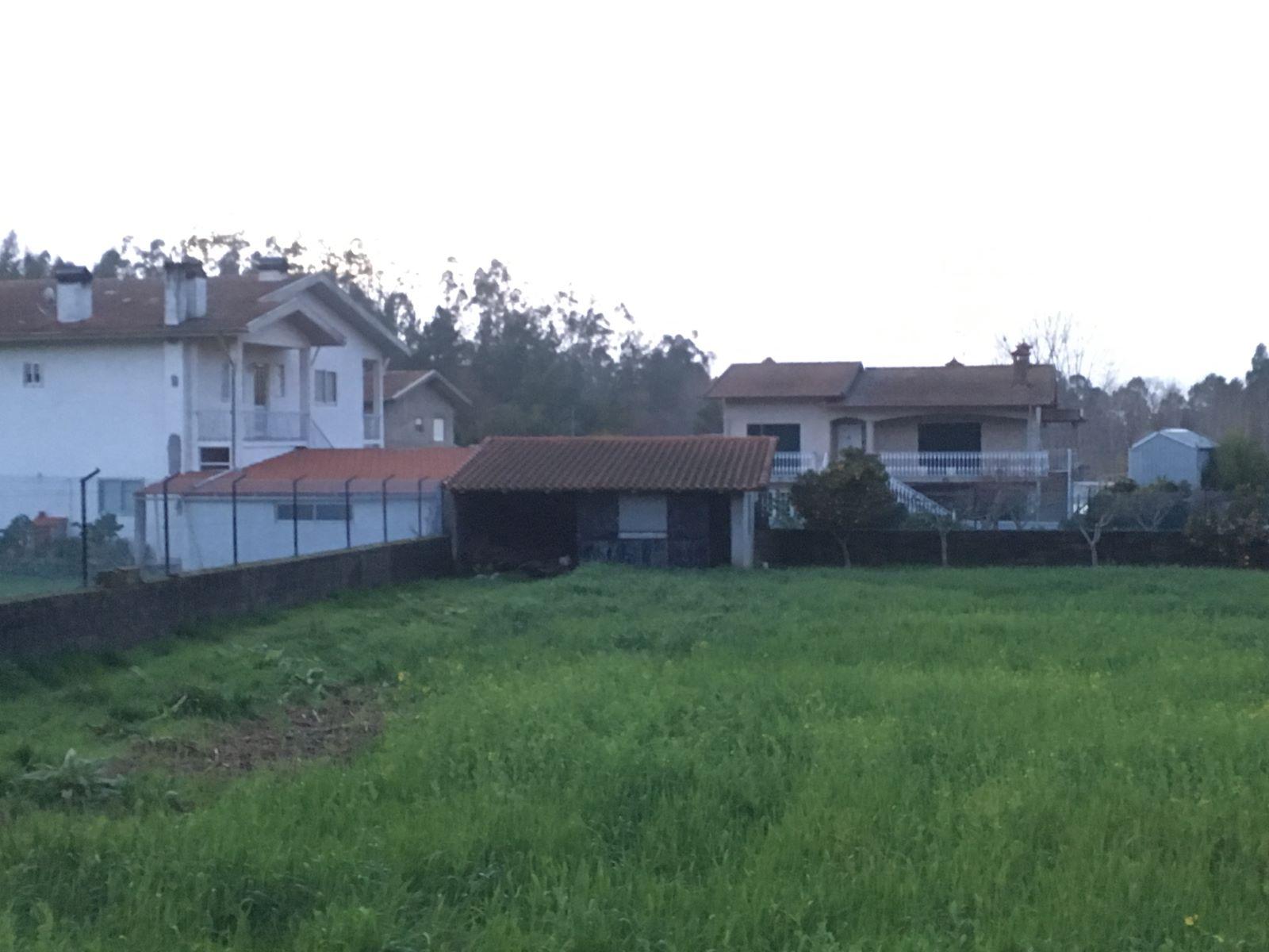 Terreno para construção com 1.000 m2 em São João de Ver