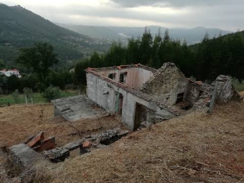 Terreno em Castelo de Paiva