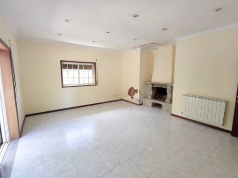 Apartamento T3 em Carregosa