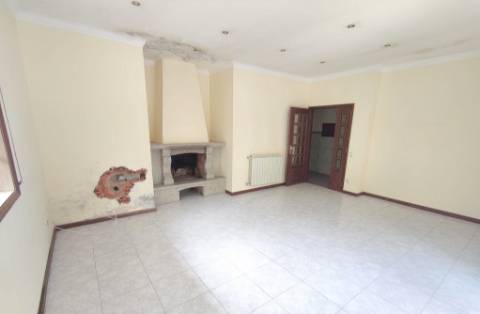 Apartamento T3 em Carregosa