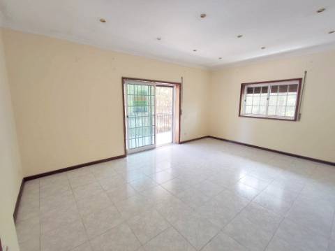 Apartamento T3 em Carregosa
