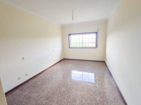 Apartamento T3 em Carregosa