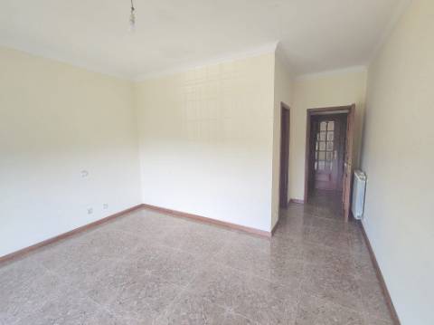 Apartamento T3 em Carregosa