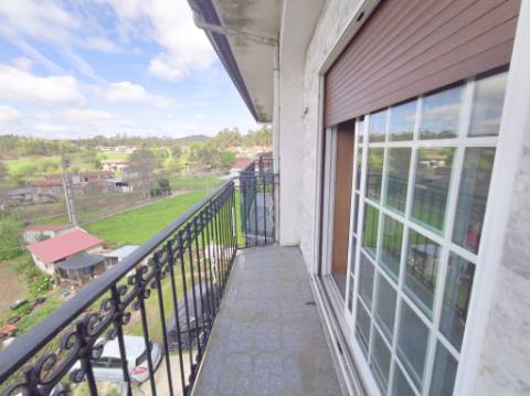 Apartamento T3 em Carregosa