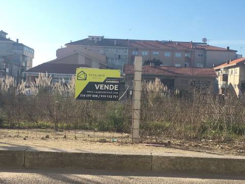 Terreno para construção em Espinho.
