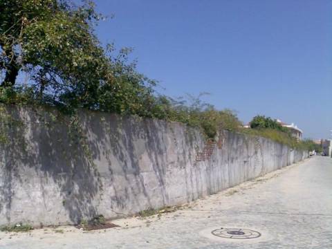 Terreno Urbano com loteamento aprovado para 2 moradias isoladas