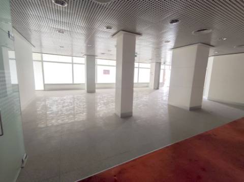 Loja em Aveiro - Com Cave